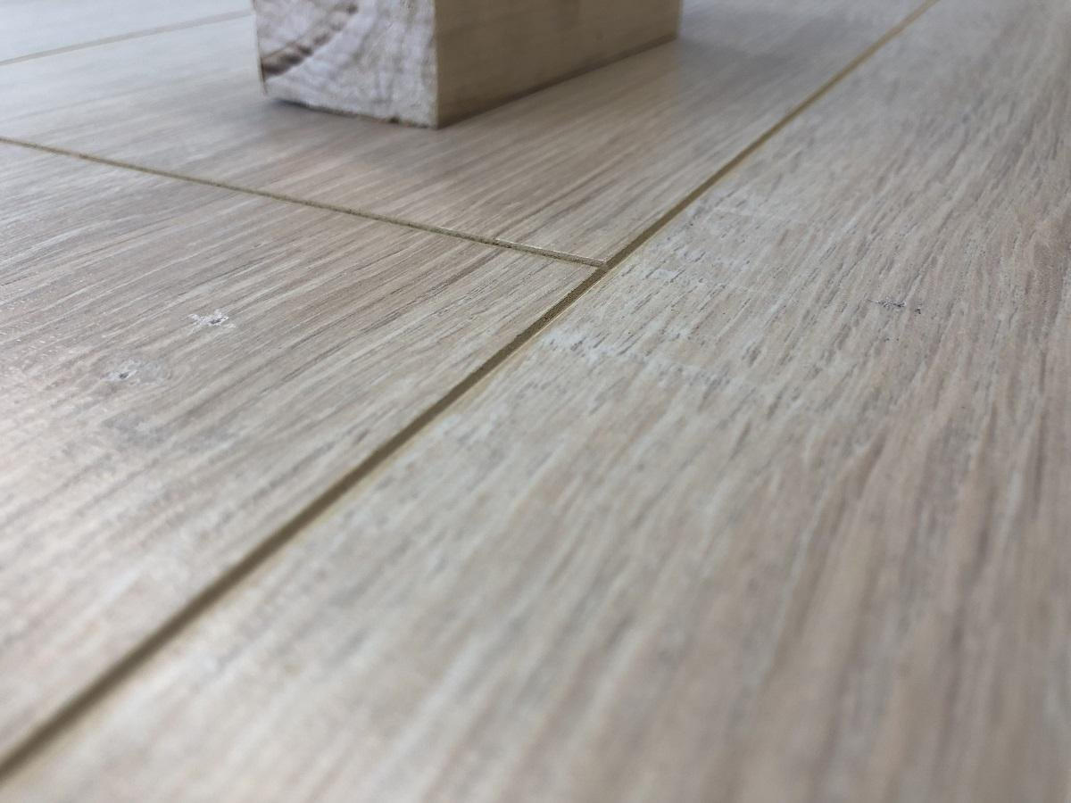 Ламинат "SunFloor" 8/32 4V Дуб Самоа 33 (1380*193*8 мм) — купить в Симферополе