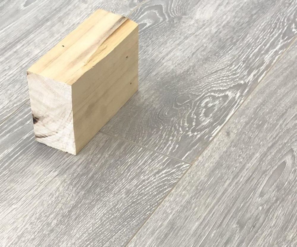 Ламинат "SunFloor" 8/32 4V Дуб Гвинея 34 (1380*193*8 мм) — купить в Симферополе