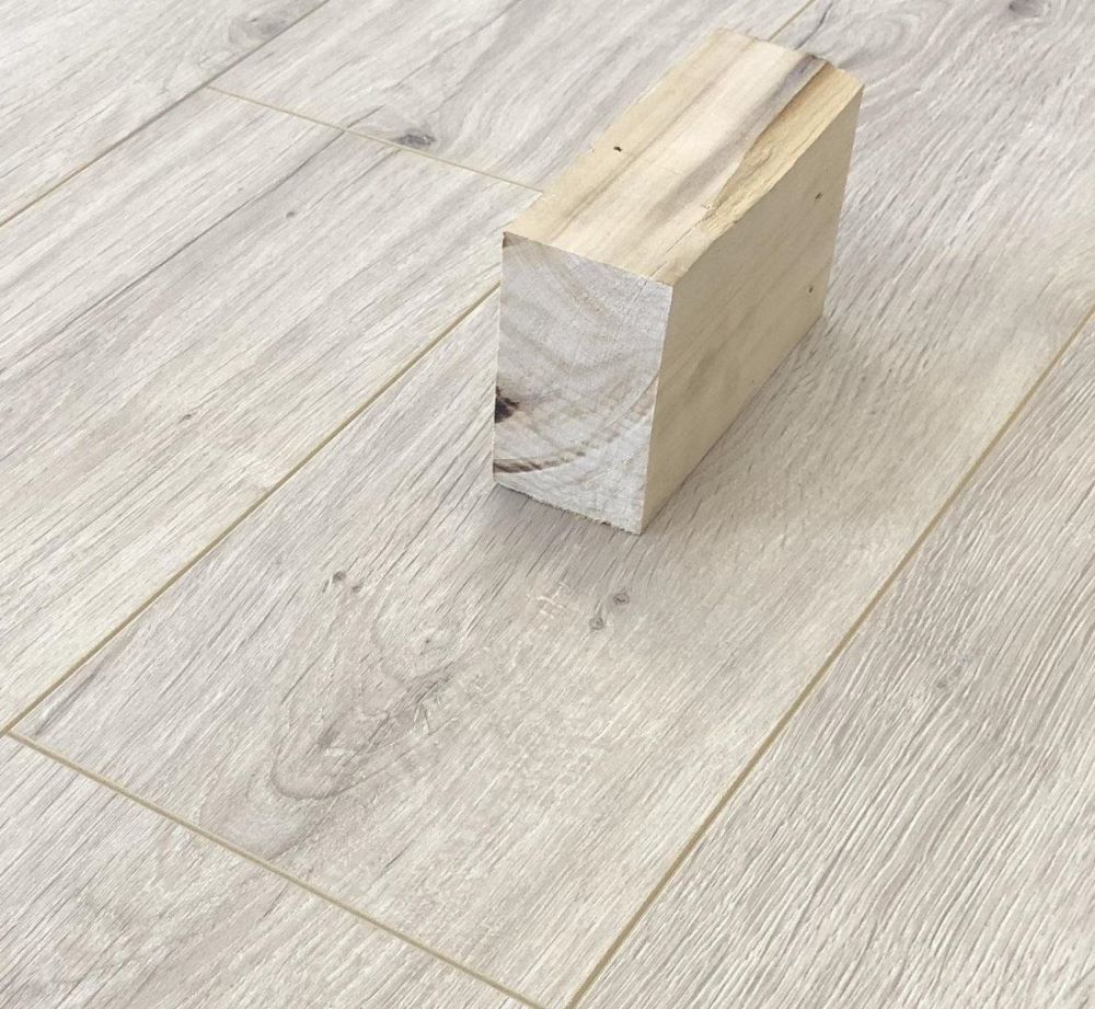 Ламинат "SunFloor" 8/33 4NV Дуб Эри 55 (1380*159*8 мм) — купить в Симферополе