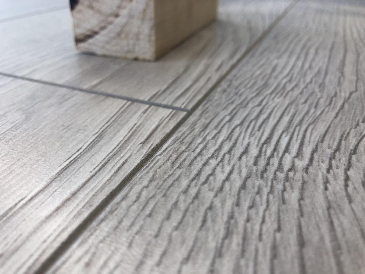 Ламинат "SunFloor" 8/32 4V Дуб Лайн 37 (1380*193*8 мм) — купить в Симферополе